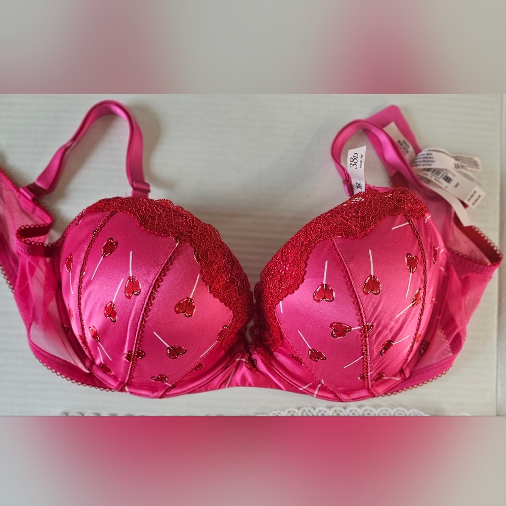 VALENTINES DAY SALE!!! Victoria's Secret Pink and Red Lace tease Push Up Bra